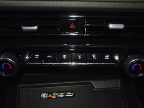 Used 2025 Chevrolet Tahoe High Country AWD/4WD image 33