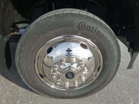 Used 2024 Ford F550 4x4 Crew Cab Super Duty image 8