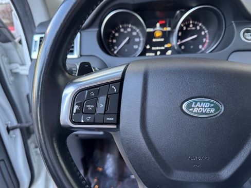 Used 2017 Land Rover Discovery Sport SE image 26