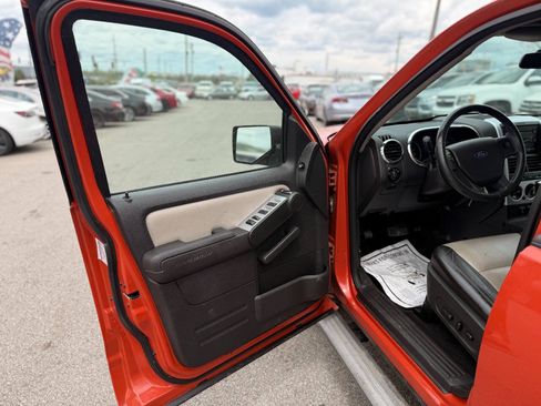 Used 2007 Ford Explorer XLT AWD/4WD image 12