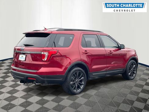 Used 2019 Ford Explorer XLT w/ Equipment Group 202A image 6