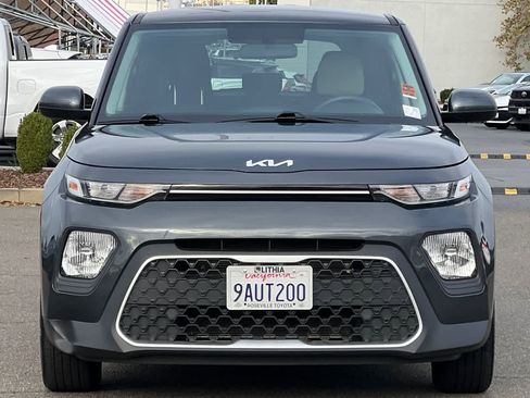 Used 2022 Kia Soul LX image 10