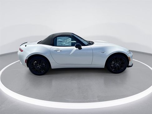 New 2026 MAZDA MX-5 Miata Club w/ Interior Package RWD image 9