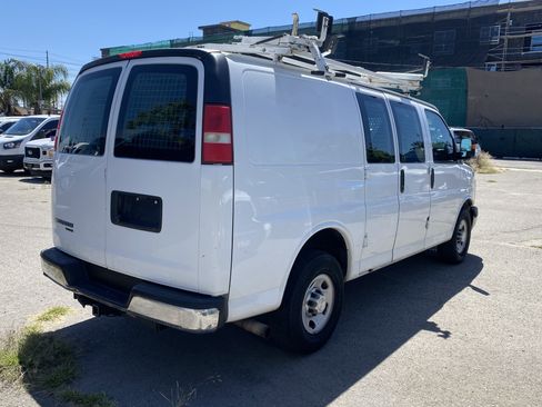 Used 2014 Chevrolet Express 2500 RWD image 9