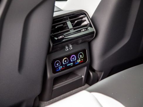 New 2026 BMW M5 w/ Carbon Package AWD/4WD image 28