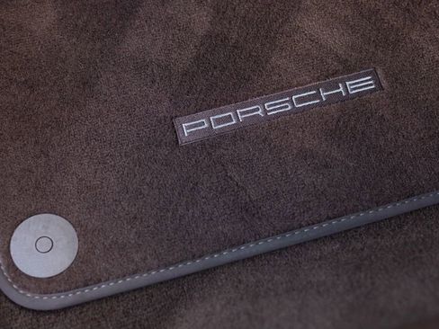 Used 2020 Porsche 911 Carrera 4S w/ Sport Package image 34