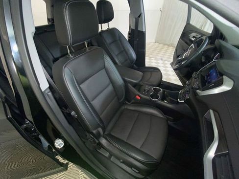 Used 2023 GMC Terrain SLT FWD image 15