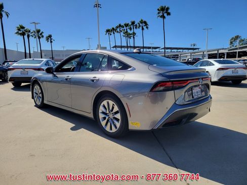 Certified 2022 Toyota Mirai XLE image 5