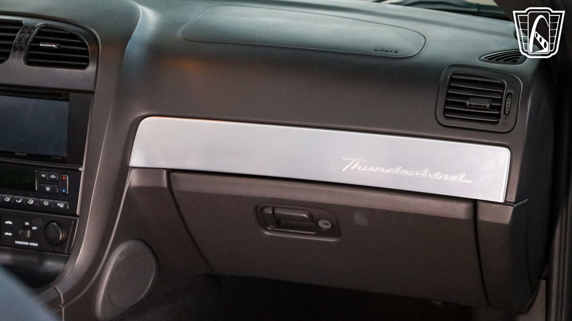 Used 2002 Ford Thunderbird RWD image 14