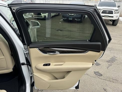 Used 2018 Cadillac XT5 Base image 30