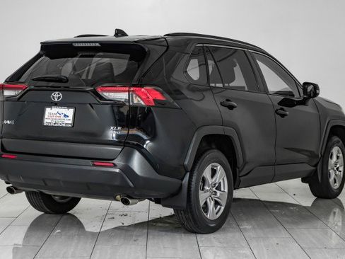 Used 2022 Toyota RAV4 XLE image 6