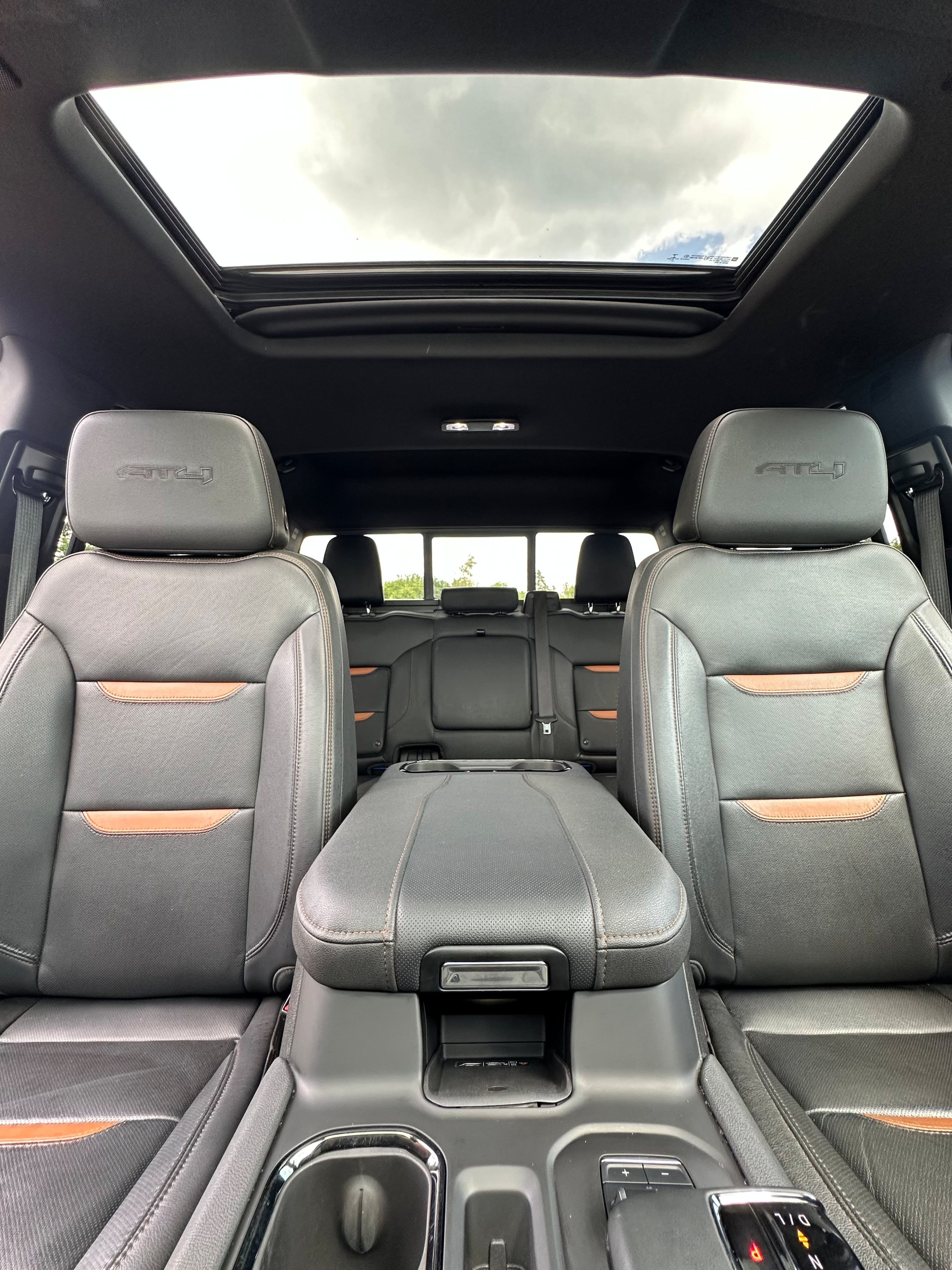 Used 2023 GMC Sierra 1500 AT4 w/ AT4 Premium Package AWD/4WD image 11