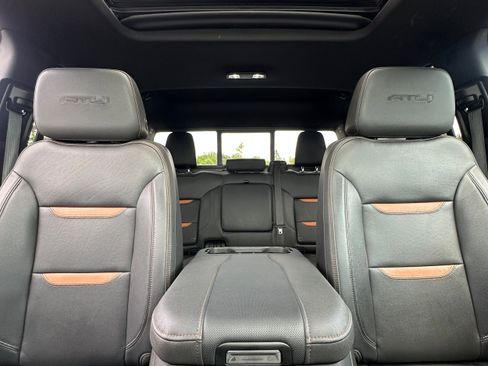 Used 2023 GMC Sierra 1500 AT4 w/ AT4 Premium Package AWD/4WD image 11
