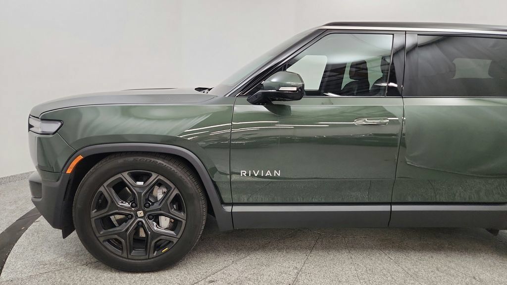 Used 2025 Rivian R1S Adventure Dual AWD/4WD image 25