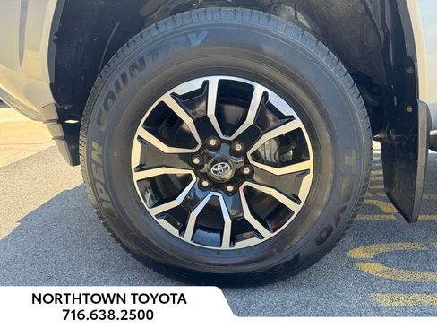 Used 2023 Toyota Tacoma TRD Sport AWD/4WD image 10