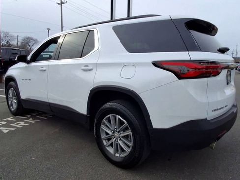 Used 2023 Chevrolet Traverse LT image 4