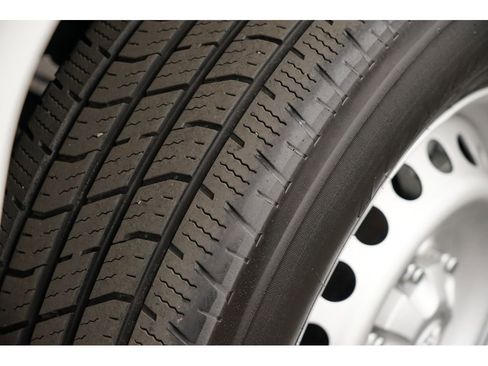 Used 2024 Toyota Tacoma SR image 29