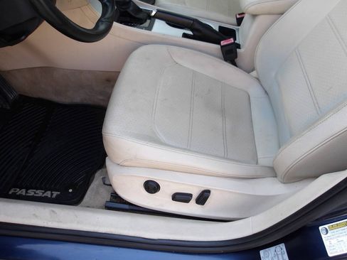 Used 2013 Volkswagen Passat TDI SE FWD image 18
