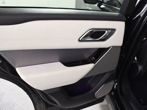 Used 2018 Land Rover Range Rover Velar AWD/4WD image 26