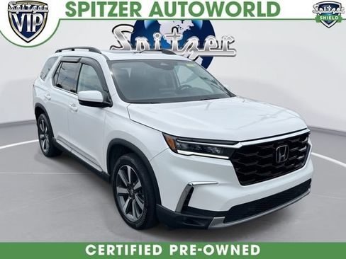 Used 2025 Honda Pilot Touring image 1