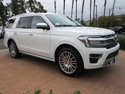 Used 2023 Ford Expedition Platinum AWD/4WD image 7