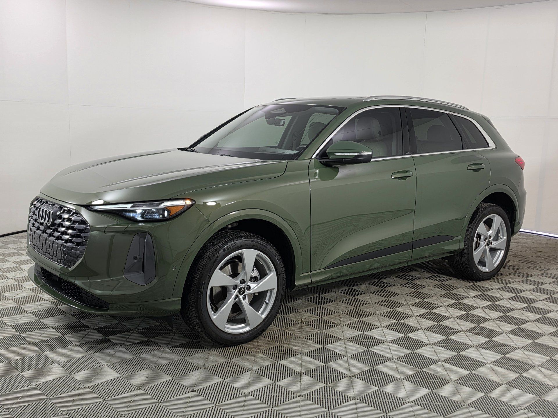 Used 2025 Audi Q5 Premium Plus AWD/4WD image 38