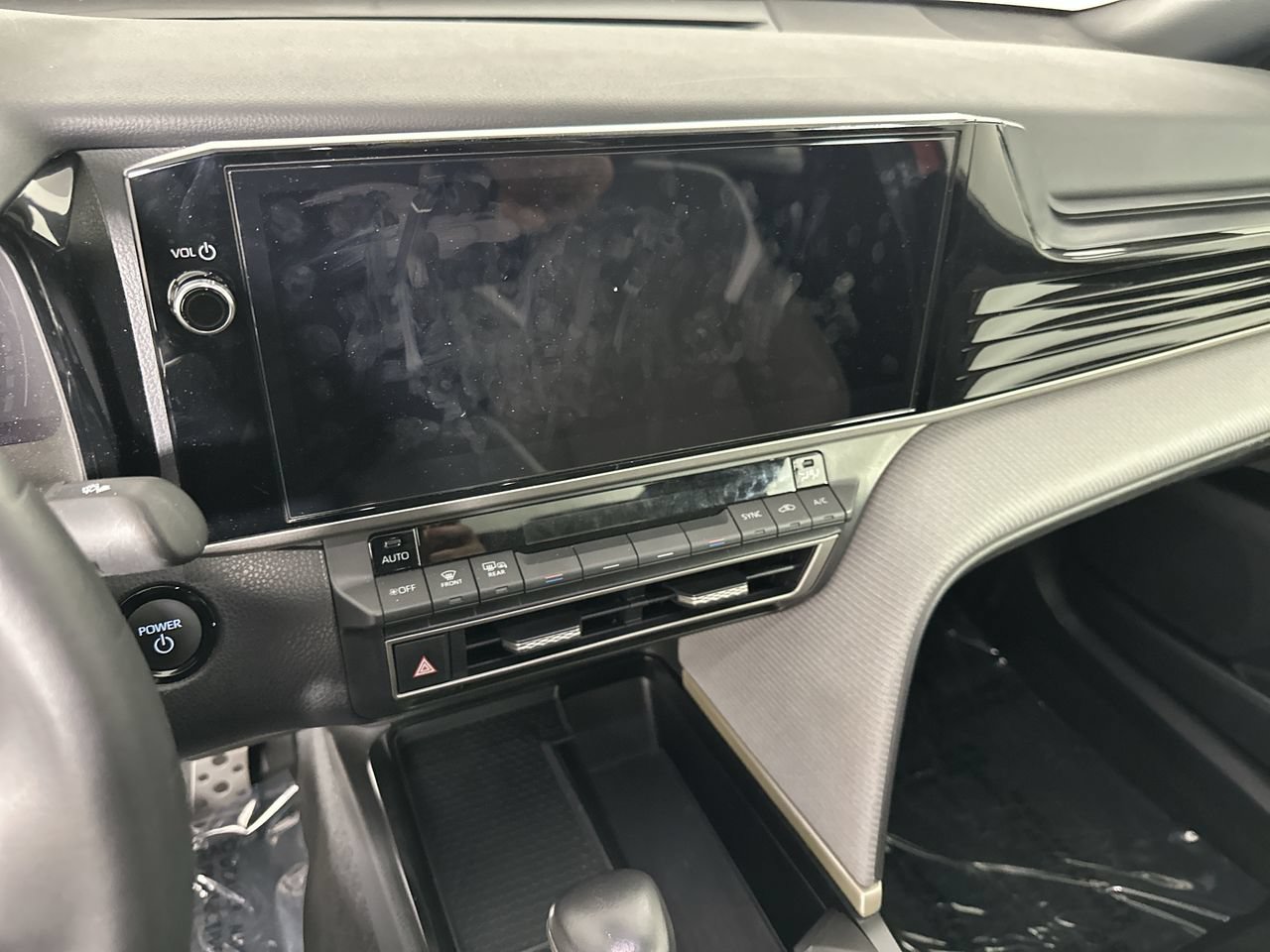 Used 2025 Toyota Camry SE w/ Multimedia Upgrade Package FWD image 15