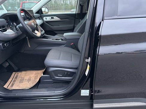 Used 2025 Ford Explorer Active image 14