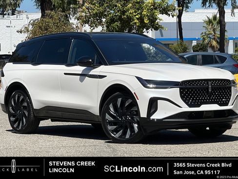 New 2026 Lincoln Nautilus Reserve w/ Jet Appearance Package AWD/4WD image 1