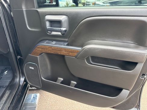 Used 2019 GMC Sierra 2500 Denali w/ Duramax Plus Package AWD/4WD image 18