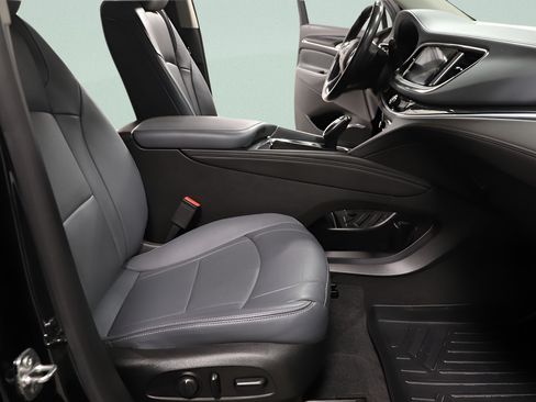 Used 2020 Buick Enclave Essence FWD image 31