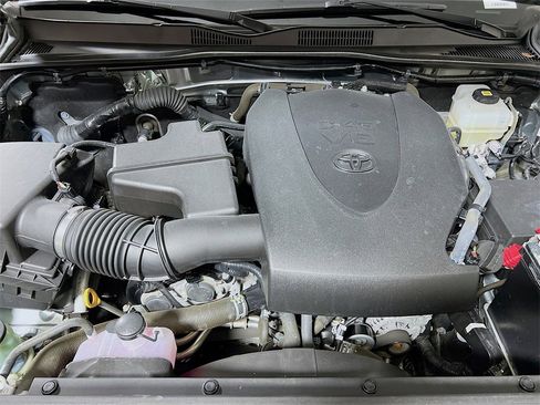 Certified 2022 Toyota Tacoma TRD Off-Road image 25