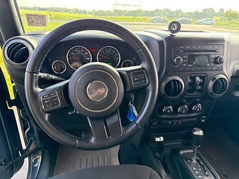 Used 2017 Jeep Wrangler Unlimited Sport w/ Quick Order Package 24S AWD/4WD image 20