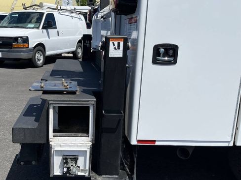 Used 2025 Ford F550 4x4 Crew Cab Super Duty image 36