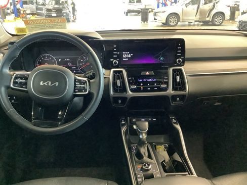Certified 2023 Kia Sorento X-Line EX AWD/4WD image 7