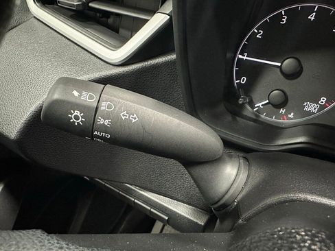 Used 2025 Toyota Corolla LE image 21