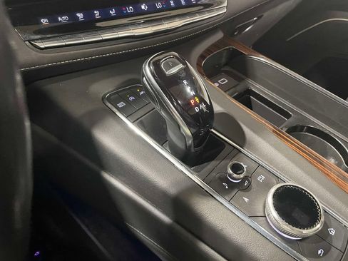 Used 2023 Cadillac Escalade Premium Luxury AWD/4WD image 31