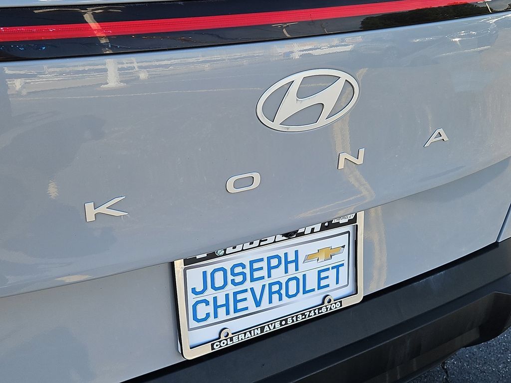 Used 2025 Hyundai Kona SEL FWD image 8