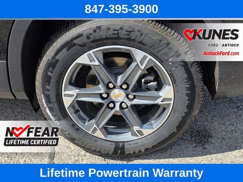 Used 2025 Chevrolet Blazer LT FWD image 11