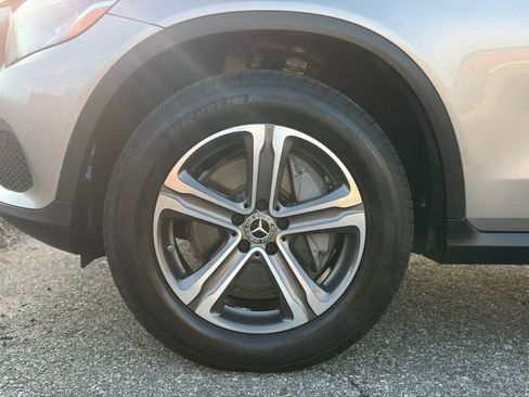 Used 2019 Mercedes-Benz GLC 300 4MATIC w/ Premium Package image 36