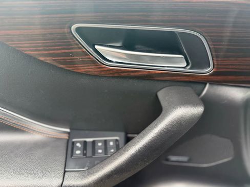 Used 2019 Jaguar F-PACE Prestige image 22