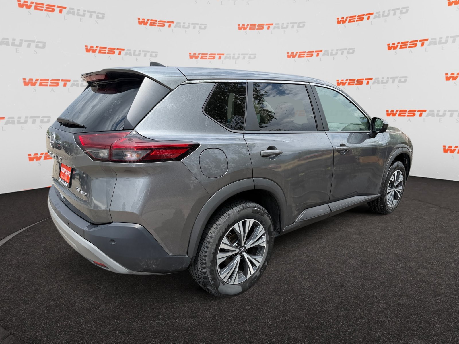 Used 2023 Nissan Rogue SV AWD/4WD image 5