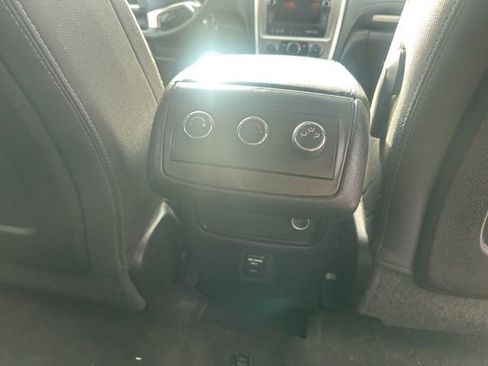 Used 2016 GMC Acadia SLE image 13