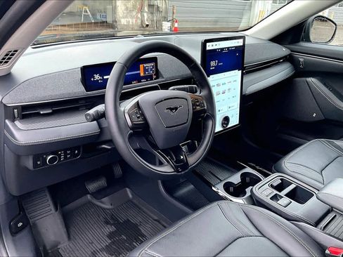 Used 2025 Ford Mustang Mach-E Premium image 17