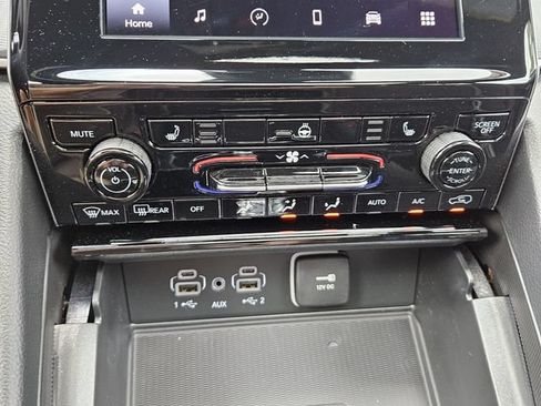 New 2025 Jeep Grand Cherokee Laredo X w/ Luxury Tech Group I RWD image 20