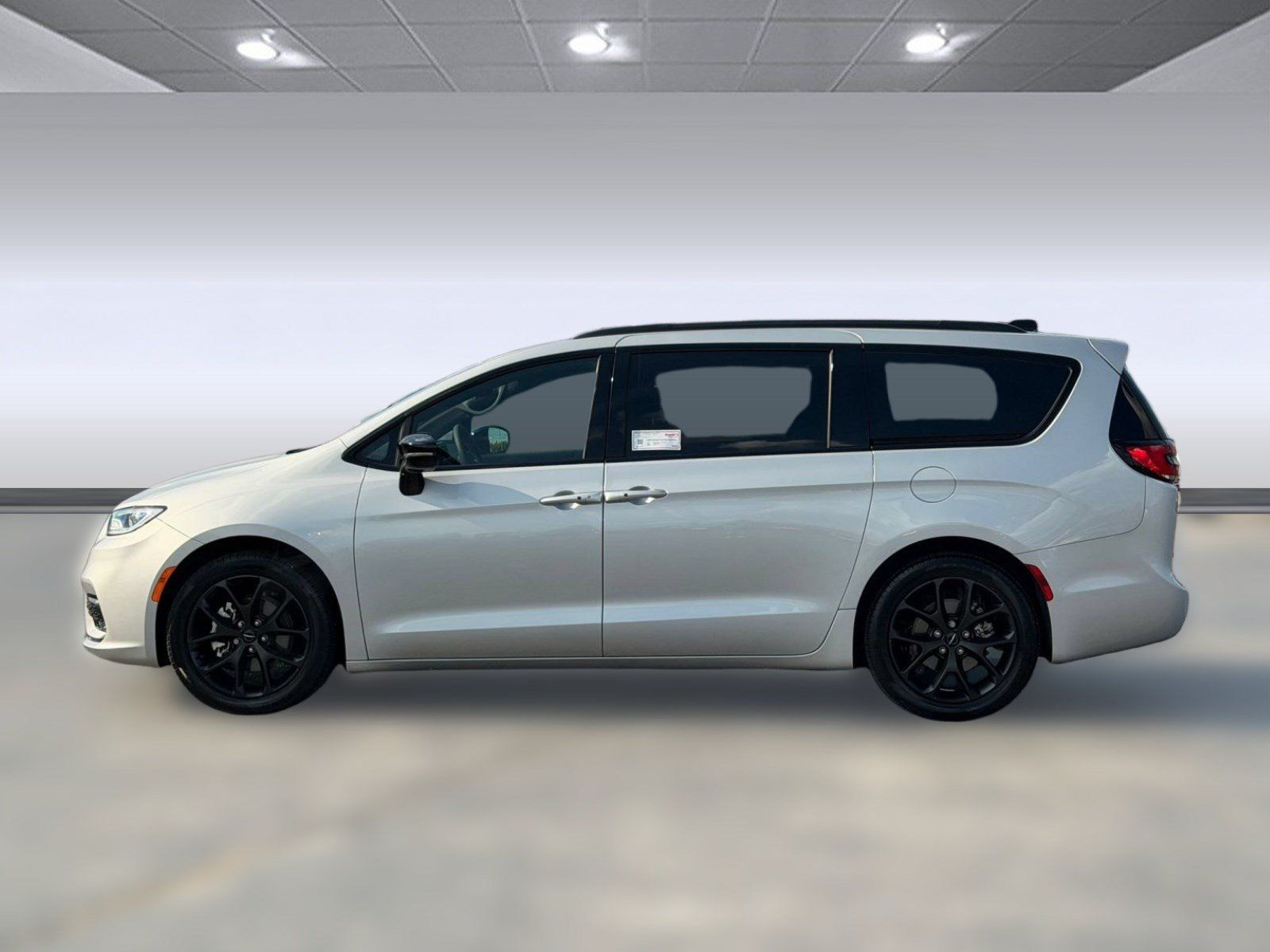 Used 2024 Chrysler Pacifica Touring-L w/ S Appearance Package FWD image 3