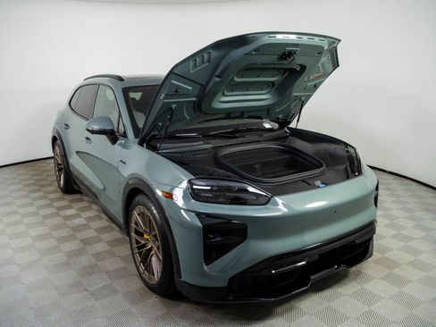 New 2026 Porsche Cayenne Turbo Electric AWD/4WD image 34