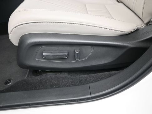 Certified 2025 Honda HR-V EX-L image 23