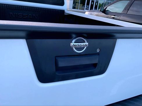 Used 2015 Nissan Frontier S RWD image 9