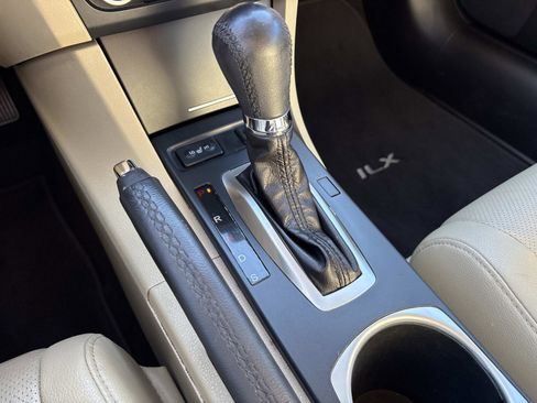 Used 2017 Acura ILX w/ Premium Package image 24